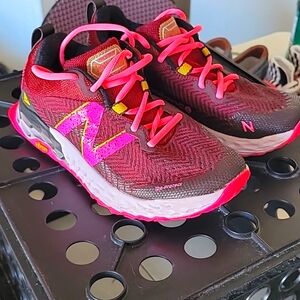 Brand New New Balance Trail Runners Women's 6